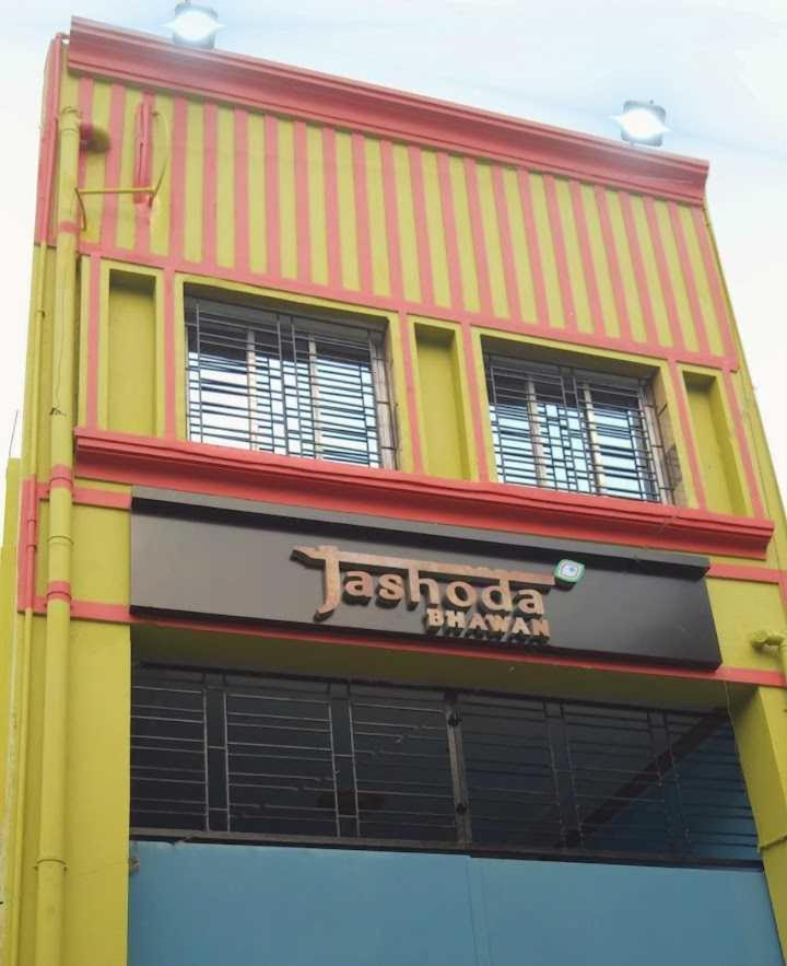 Hotel Pop Jashoda Bhawan Near Girish Mancha Ghusuri Exterior foto